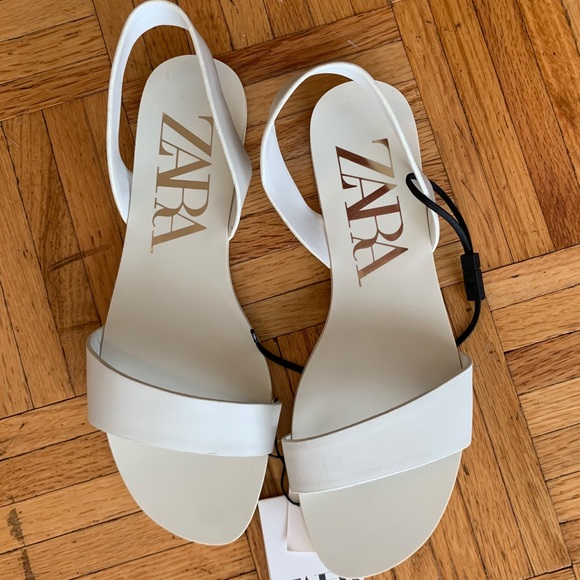 ZARA flat leather sandals - off white